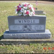 windle-jerry-laura-tomb-newman-cem.jpg